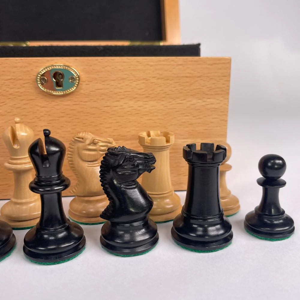 1854 Edition 3.5" Chess Pieces in Beech Box - Image 3
