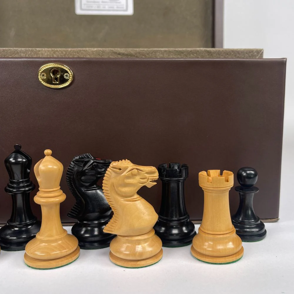 1854 Edition 4" Chess Pieces in Leather Casket - Image 3