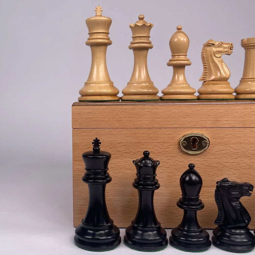 1890 Edition 3.5" Chess Pieces in Beech Box - Image 3
