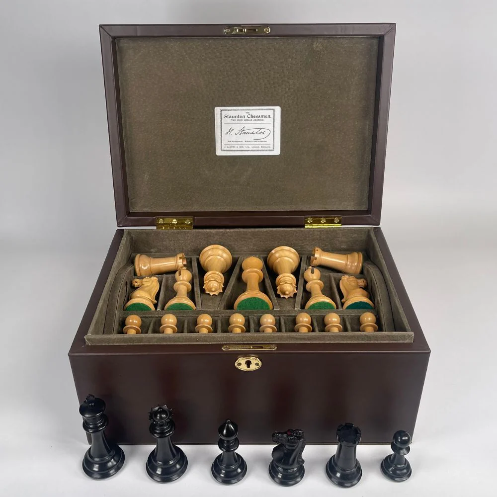 1894 Edition 4" Chess Pieces in Leather Casket - Image 5